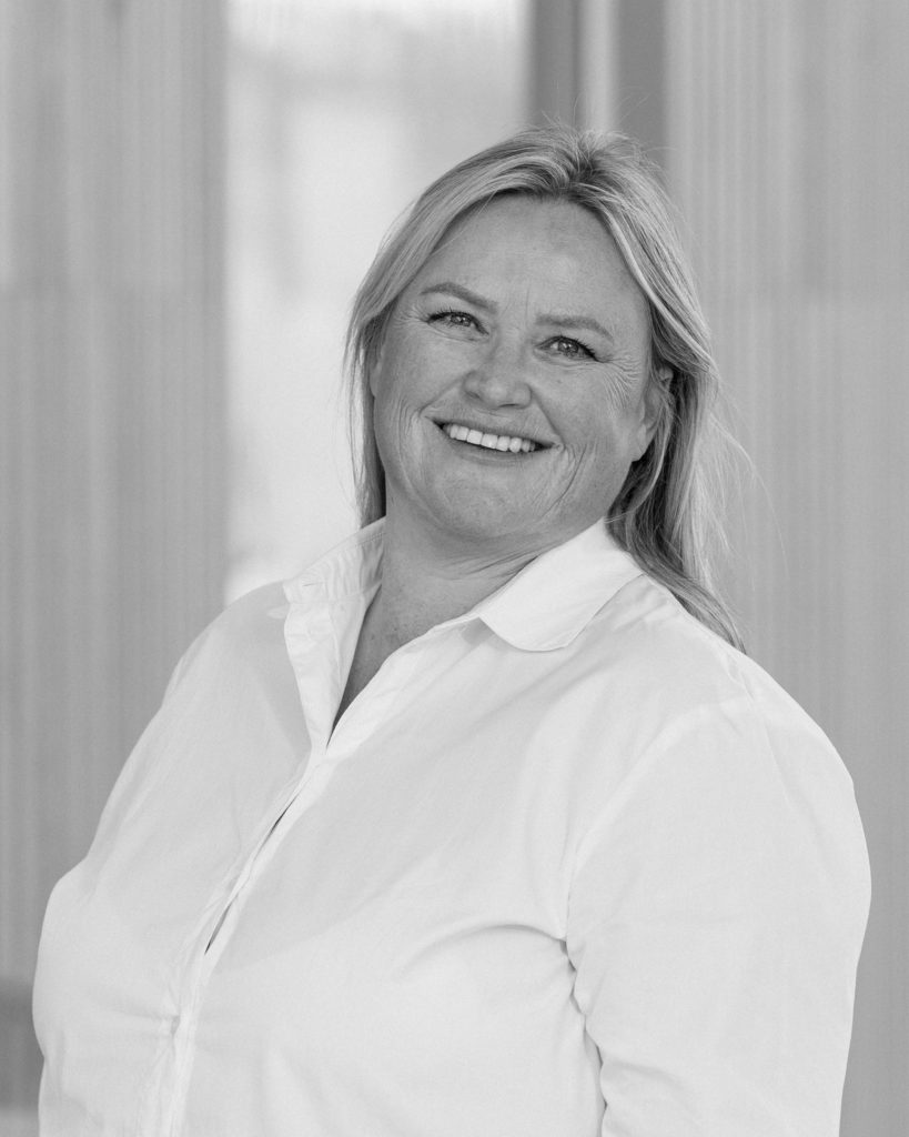 Bildet viser Britt Strand som er Director of proposal Development.
